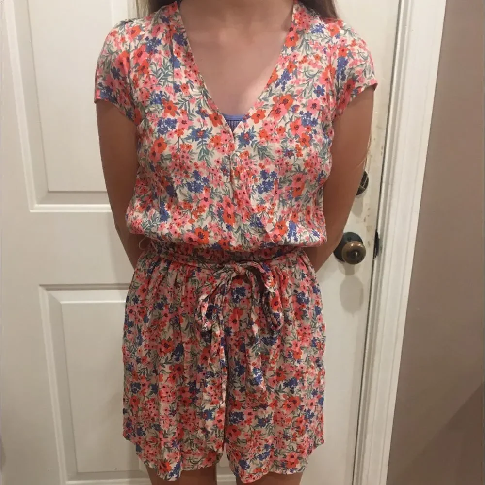 American Eagle XS floral romper shorts jumper
